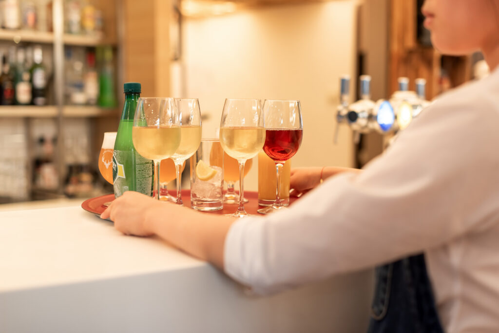 Bar de l'hôtel DoubleTree by Hilton Paris Bougival