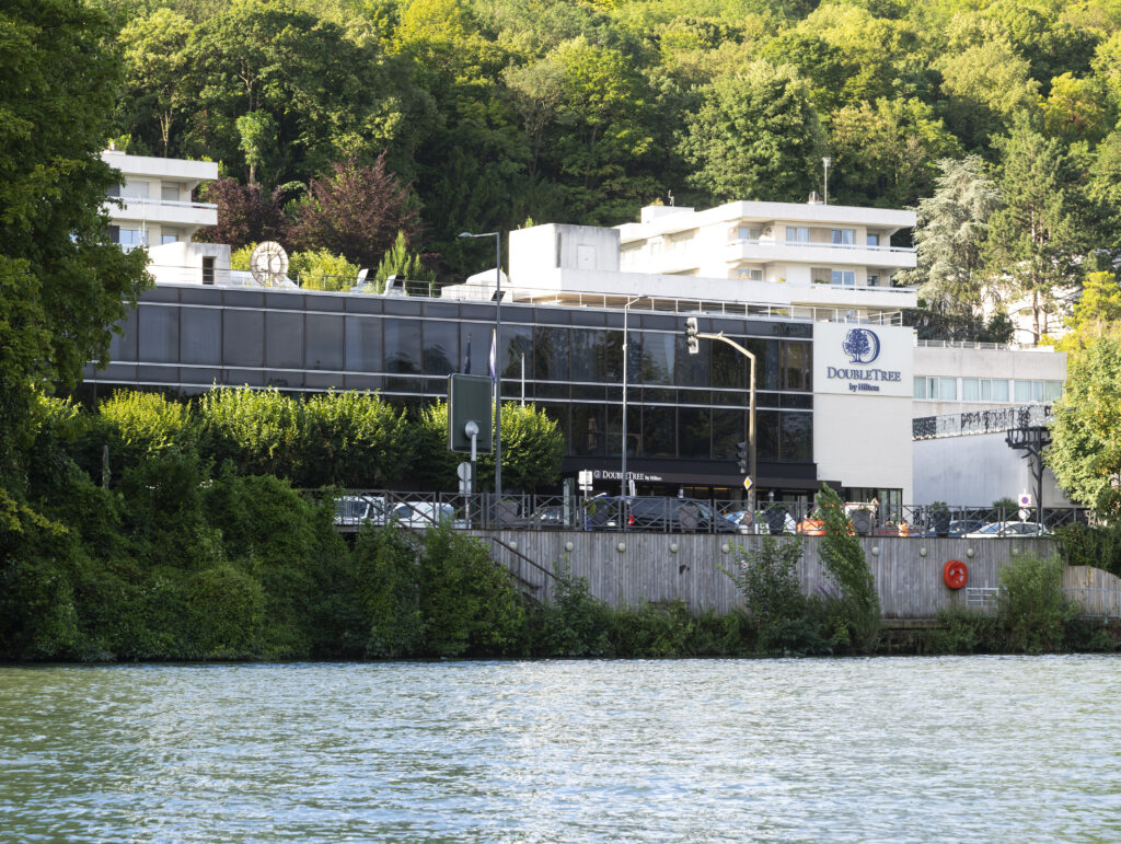 Lancement de produit : comment tirer parti du cadre chic et naturel de Bougival