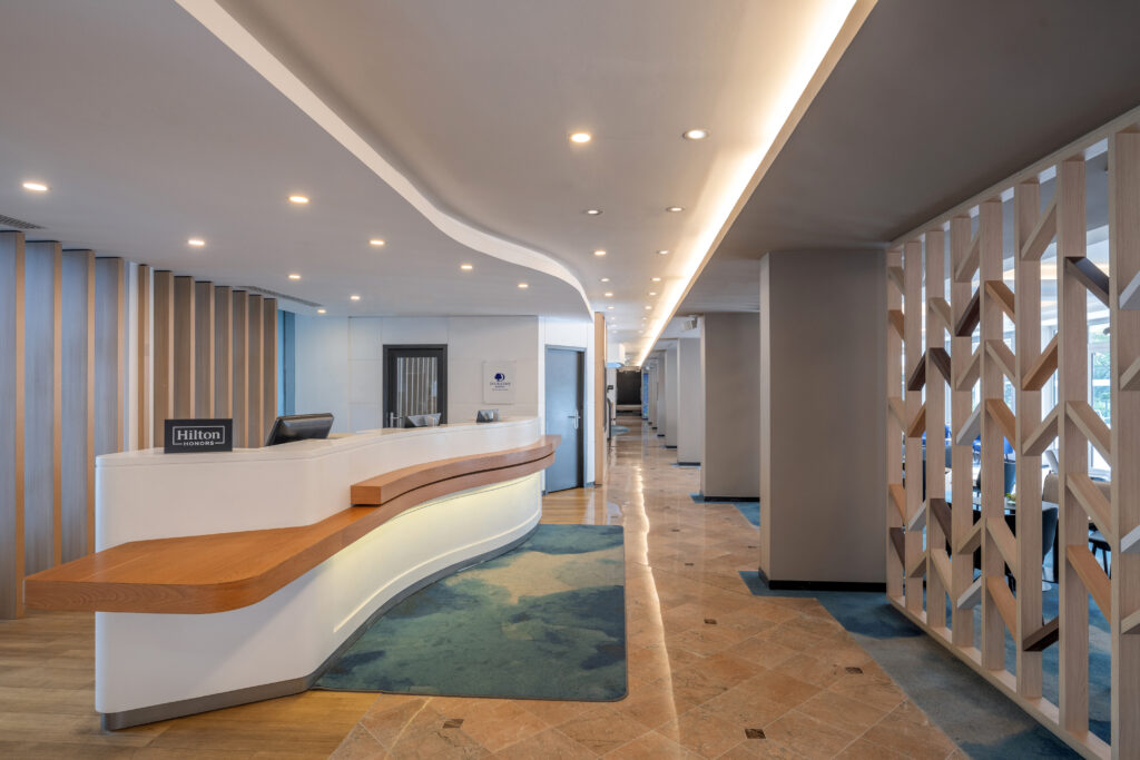 Accueil hôtel DoubleTree by Hilton Paris Bougival