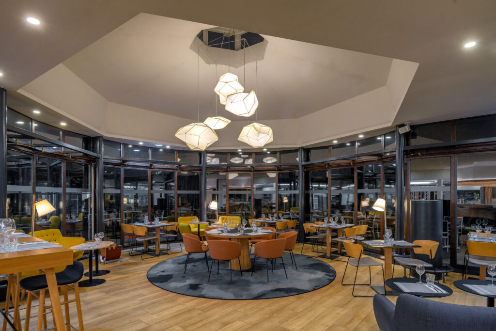 Bar Hôtel DoubleTree Paris Bougival